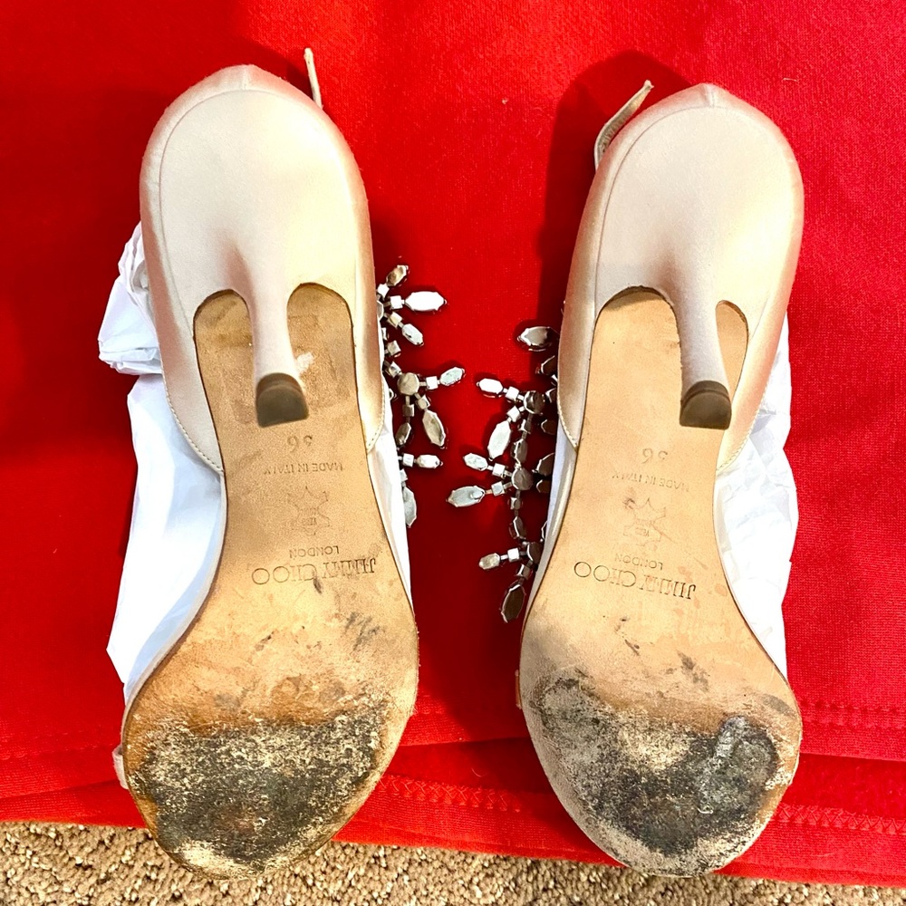 Jimmy Choo gorgeous cream satin and Crystal heels. Size 36 - Picture 12 of 16